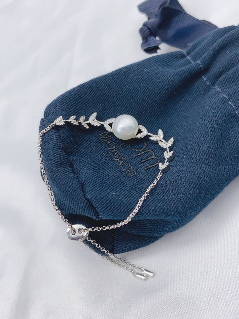 APM Monaco Pearl Wheat Leaf Adjustable Bracelet Silver view