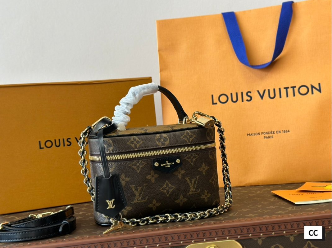 Louis Vuitton Monogram Canvas Crossbody Bag with Chain Strap