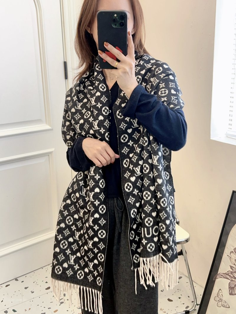 Louis Vuitton Monogram Wool Scarf Black & Cream