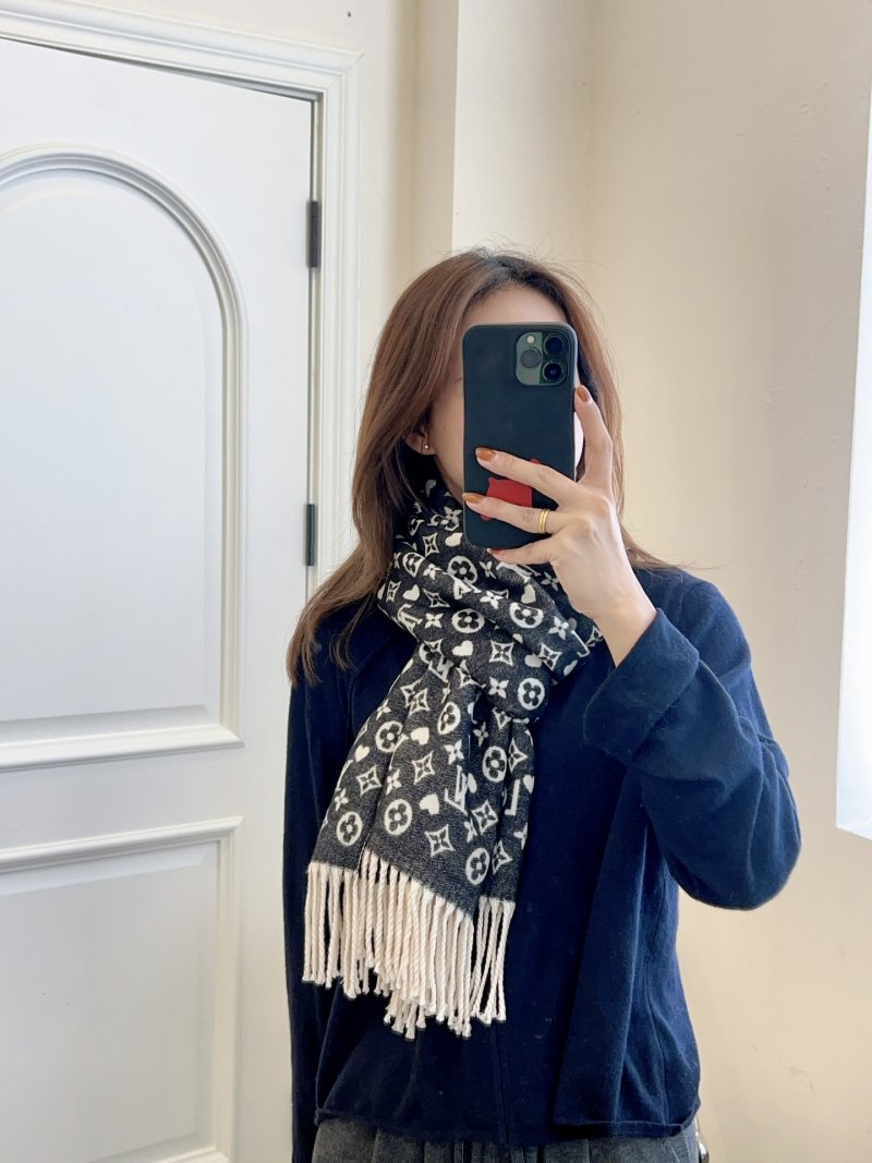 Louis Vuitton Monogram Wool Scarf Black & Cream view