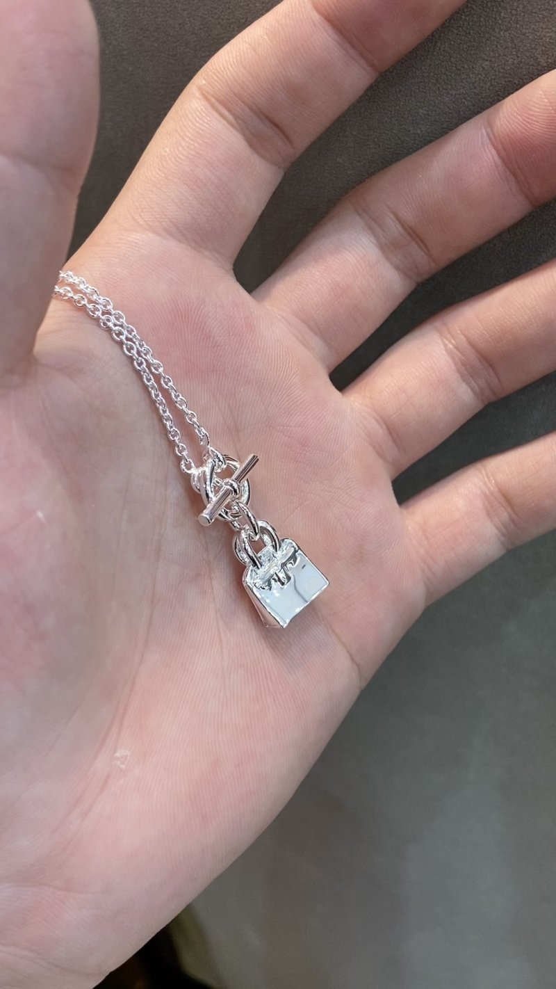 Hermès Padlock Toggle Chain Necklace Platinum