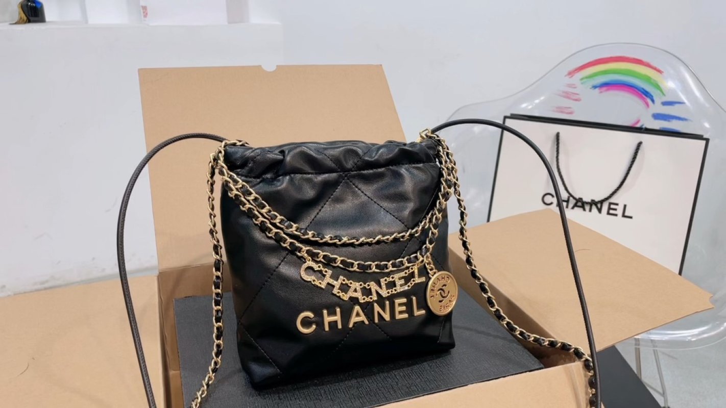 Chanel 22 Black Quilted Leather Shoulder Bag