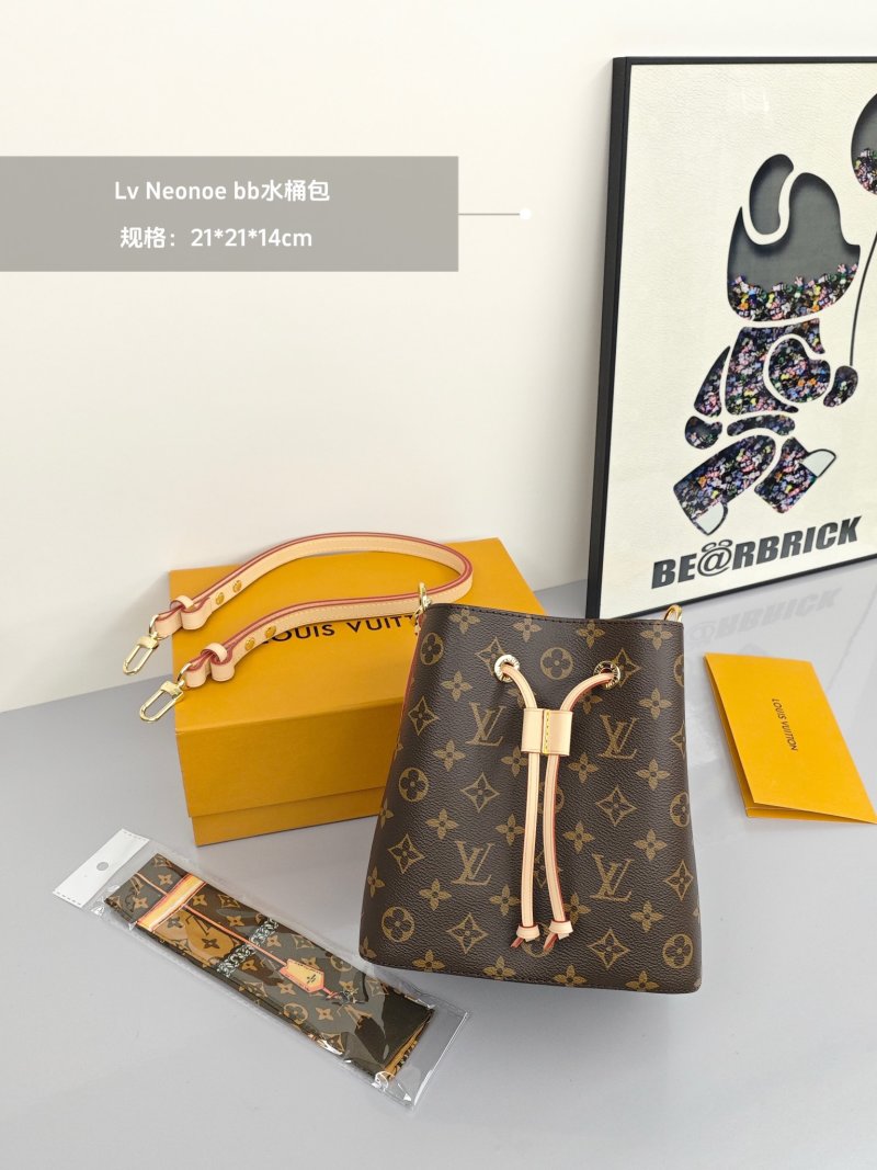 Gucci Padlock GG Supreme Black Leather Shoulder Bag view