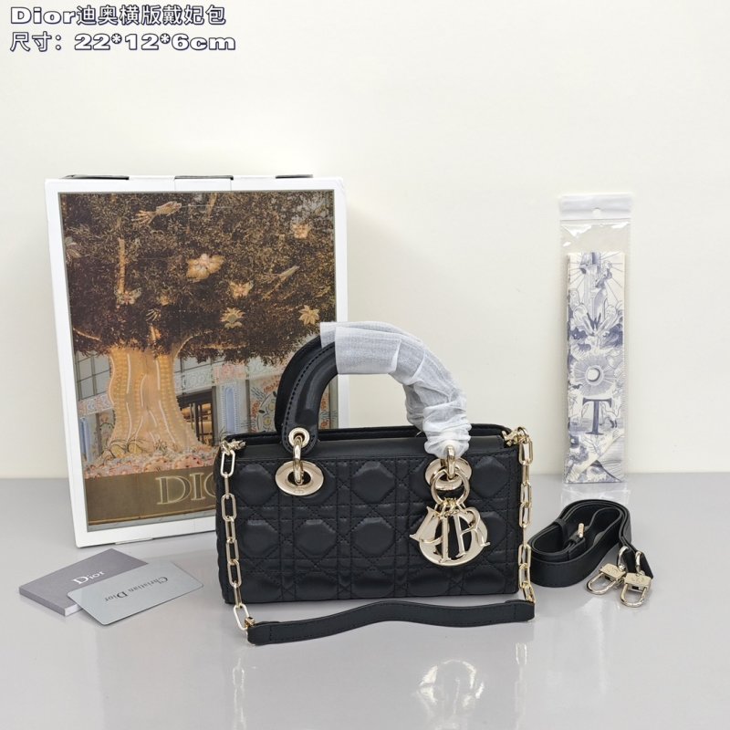 Gucci Padlock GG Supreme Black Leather Shoulder Bag view