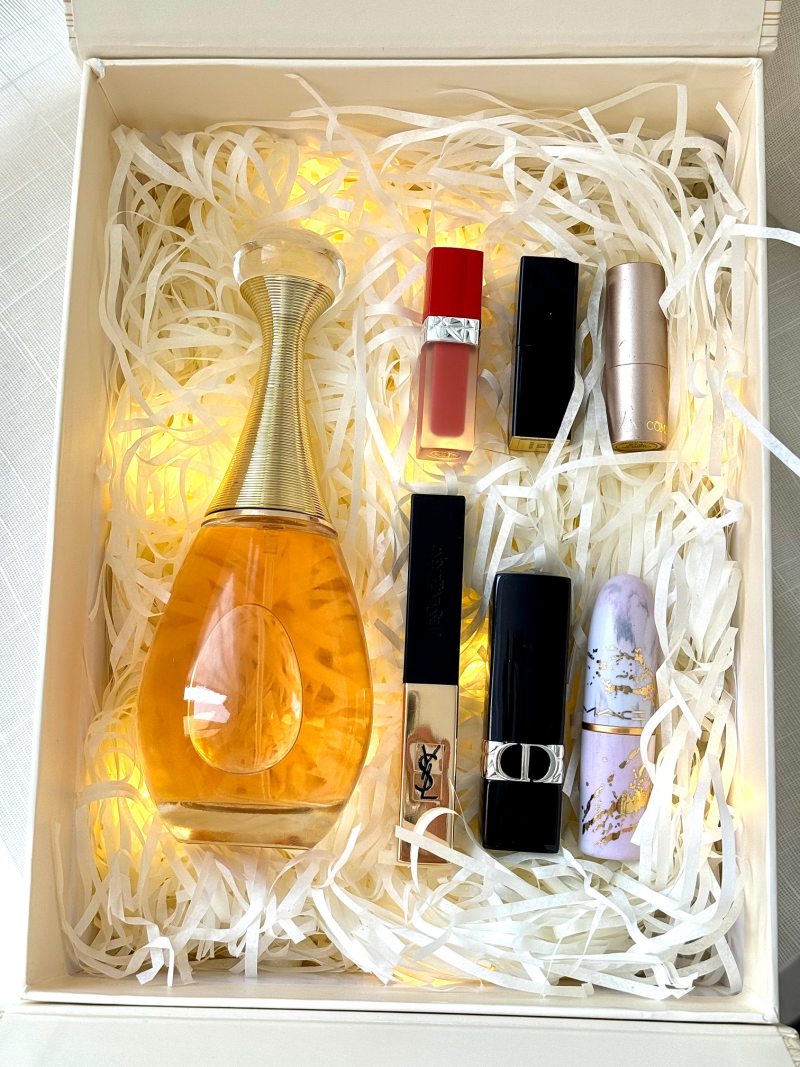 Dior True Self 100ml Luxury Gift Set with Beauty Collection view
