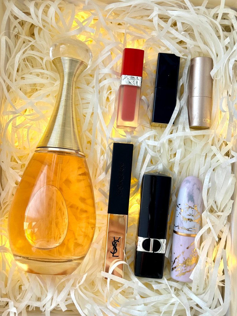 Dior True Self 100ml Luxury Gift Set with Beauty Collection view