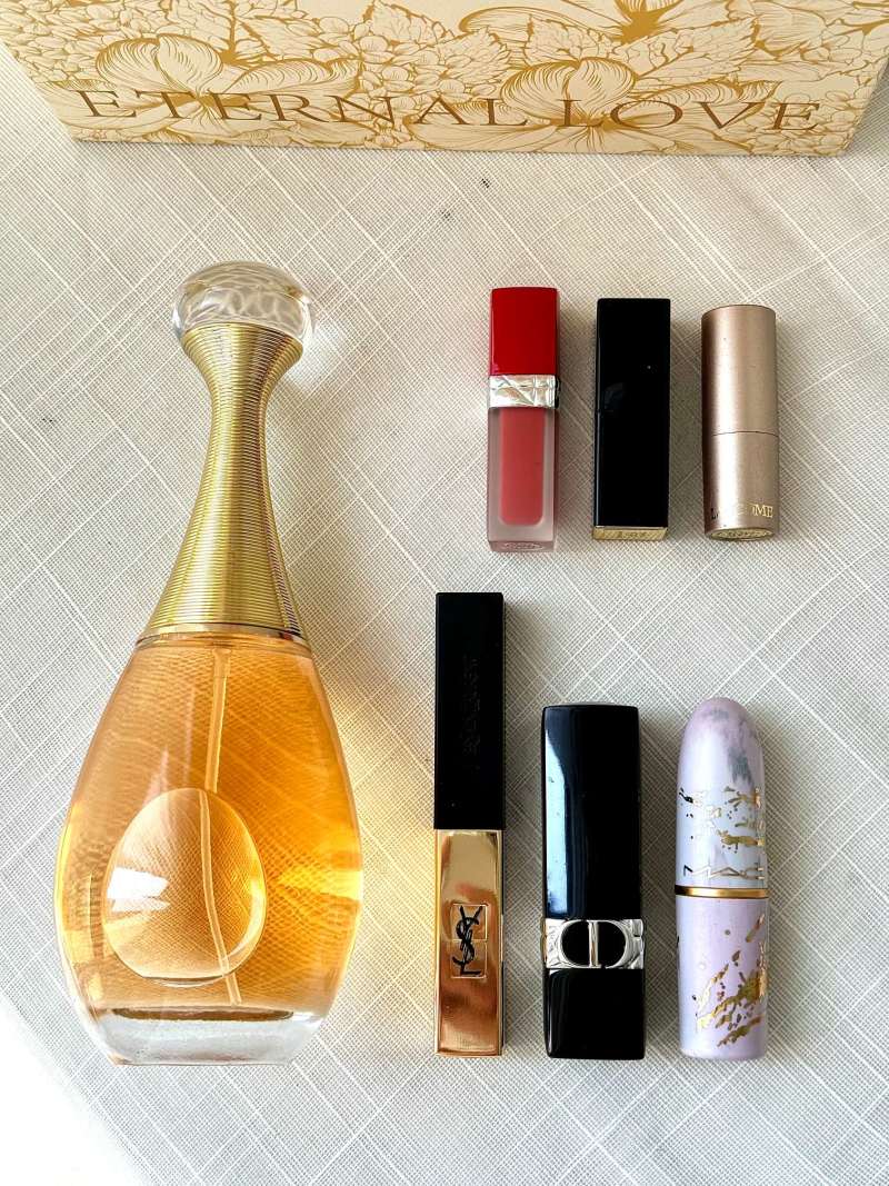 Dior True Self 100ml Luxury Gift Set with Beauty Collection view