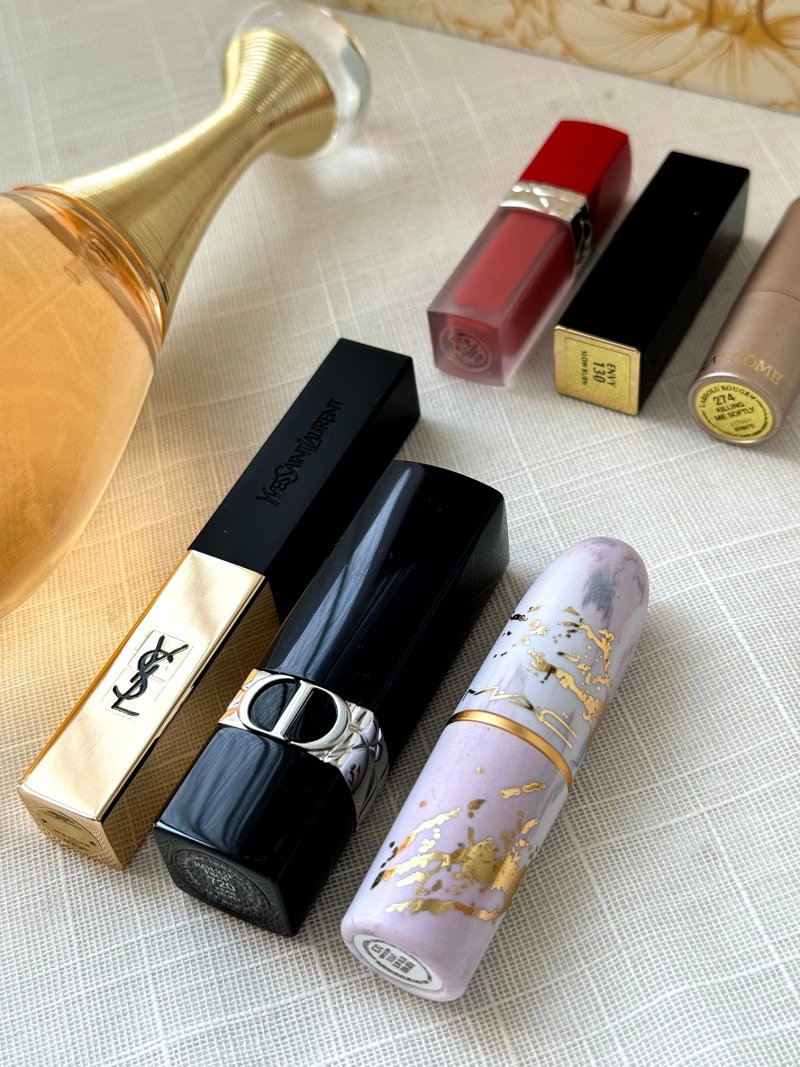 Dior True Self 100ml Luxury Gift Set with Beauty Collection view
