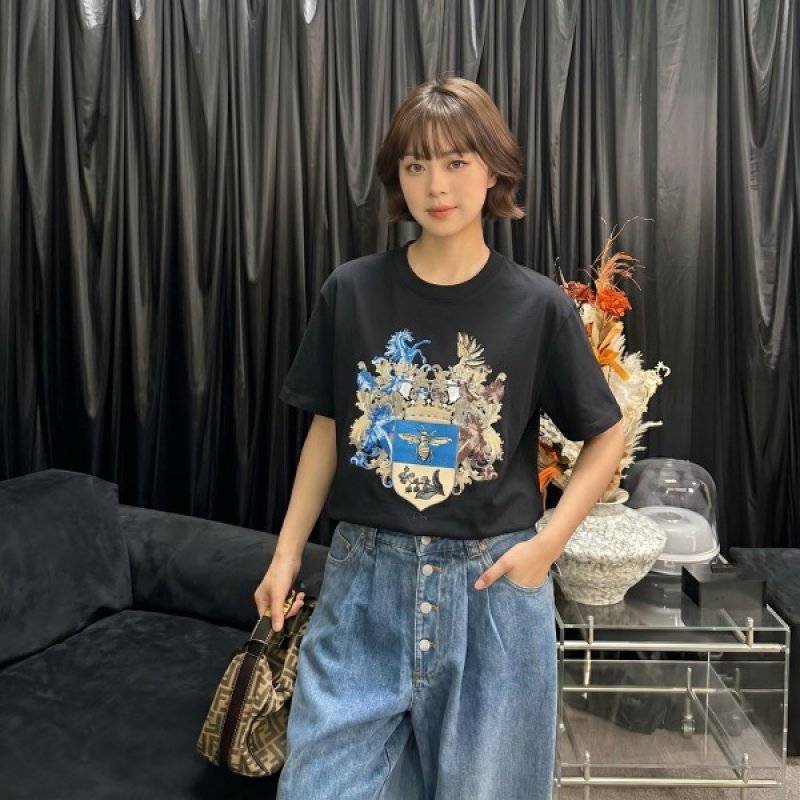 Gucci Black Crest Embroidered T-Shirt view