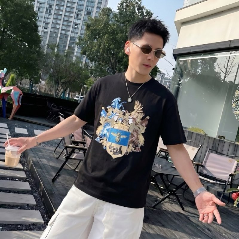Gucci Black Crest Embroidered T-Shirt view