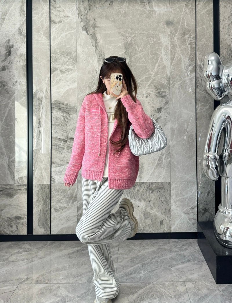 Miu Miu Pink Wool Blend Zip Cardigan view