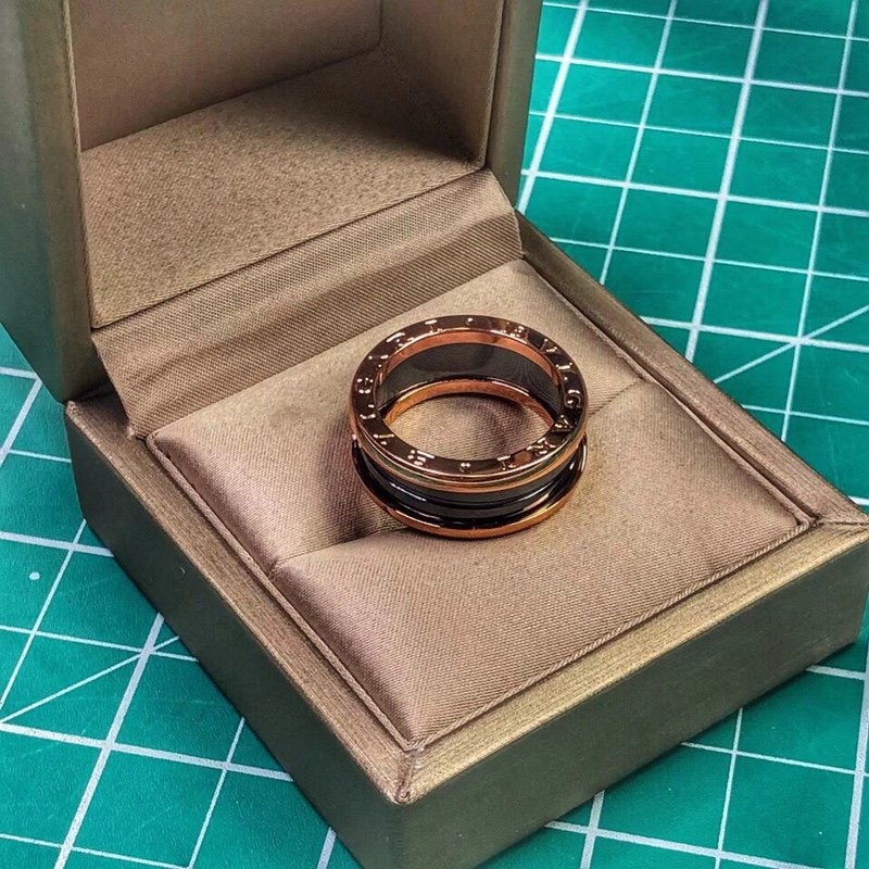 Bvlgari B.Zero1 Classic Ceramic Spring Ring - Rose Gold