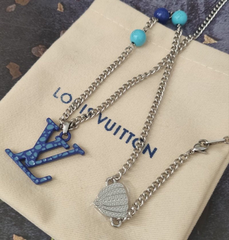 Louis Vuitton Infinity Dots LV Pendant Necklace Silver view