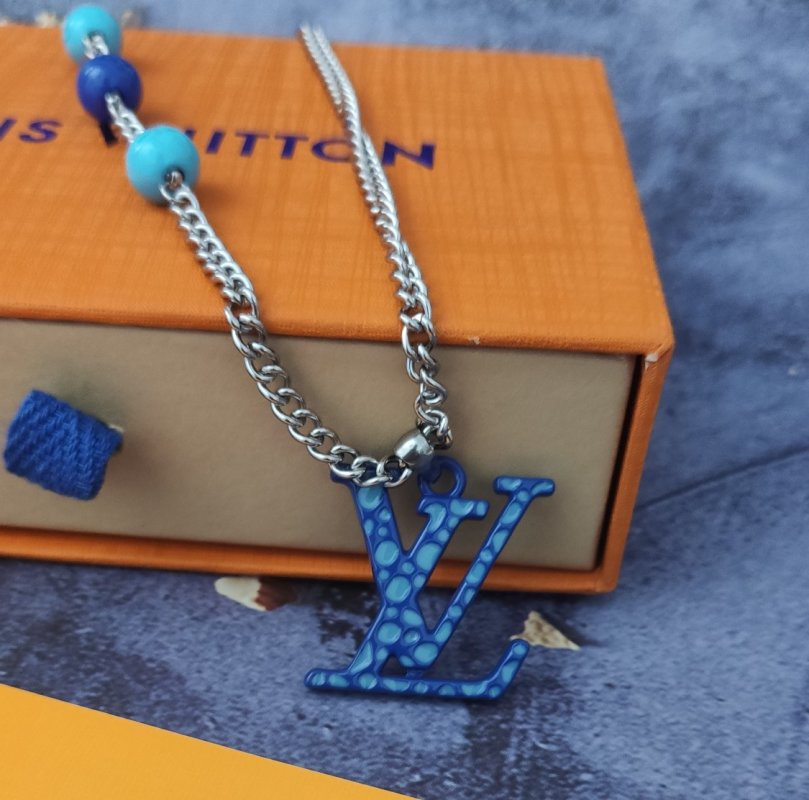 Louis Vuitton Infinity Dots LV Pendant Necklace Silver view