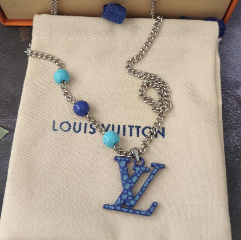 Louis Vuitton Infinity Dots LV Pendant Necklace Silver view