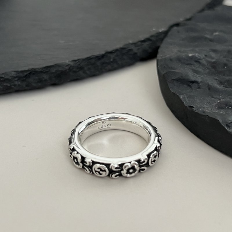 Gucci GG Interlocking Flower Vintage Silver Ring view