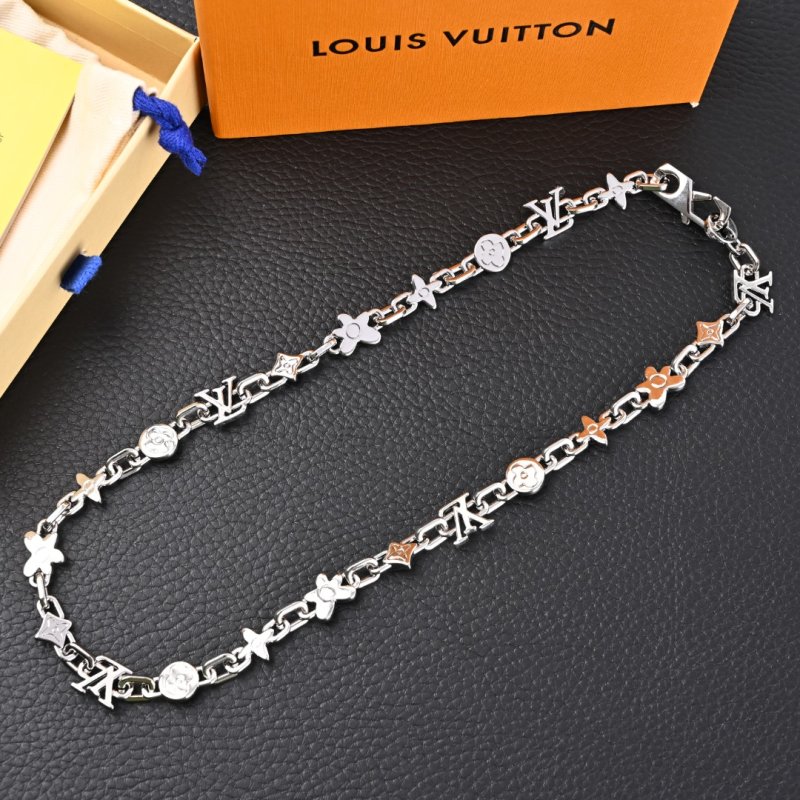 Louis Vuitton LV Monogram Daisy Flower Chain Necklace Silver