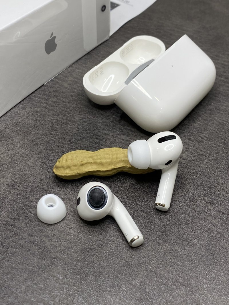 Apple AirPods Pro Gen 3 Wireless Earbuds White view