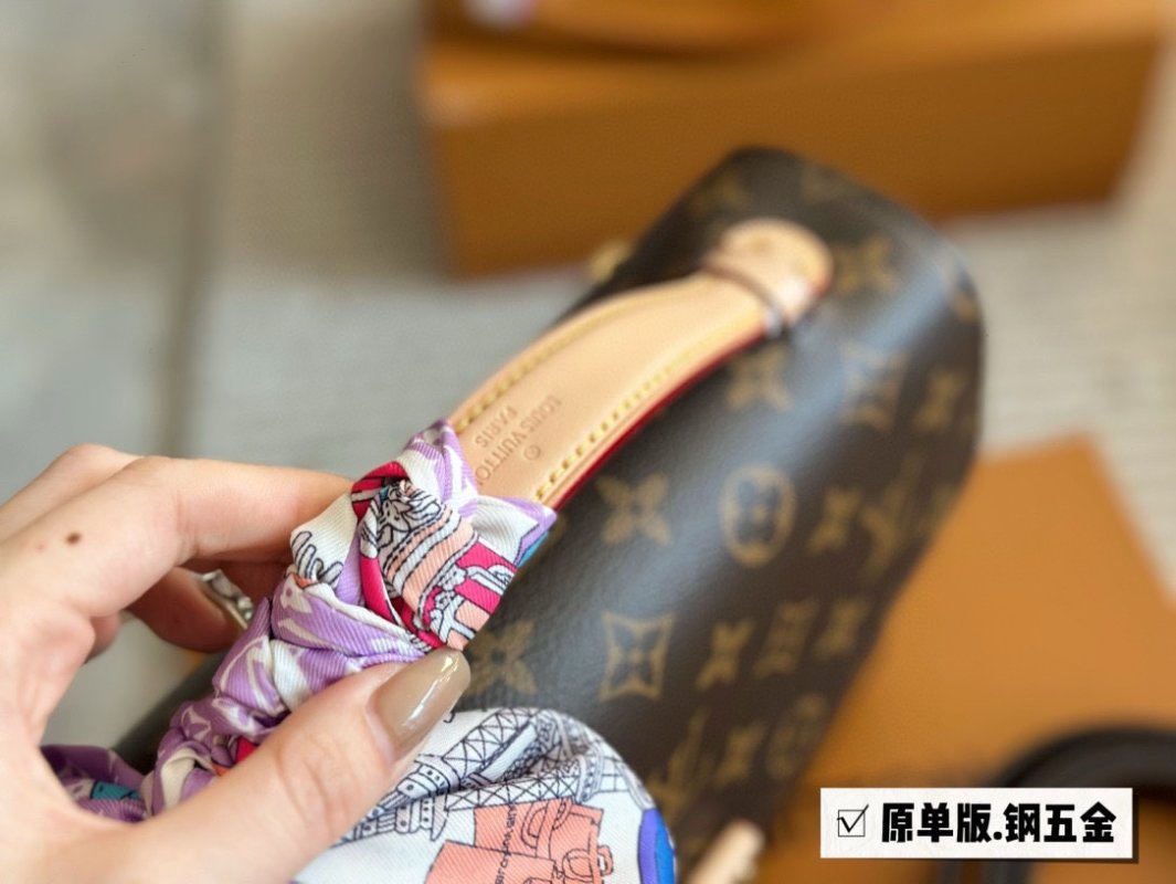 Louis Vuitton Monogram Métis Messenger Bag - Brown view