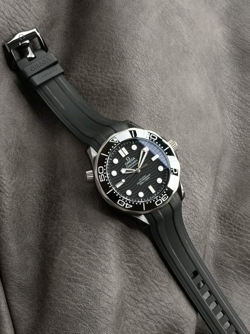 Omega Seamaster 210.92.44.20.01.001 Black Ceramic Watch view