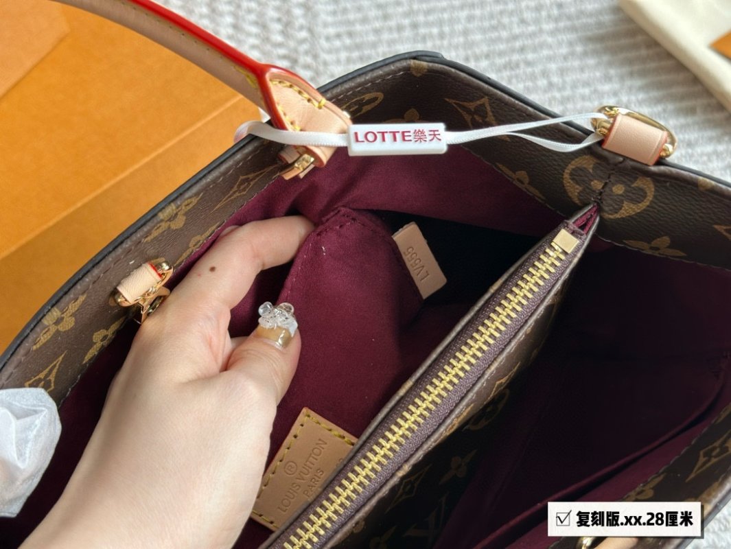 Louis Vuitton Monogram Canvas Montaigne BB Handbag view