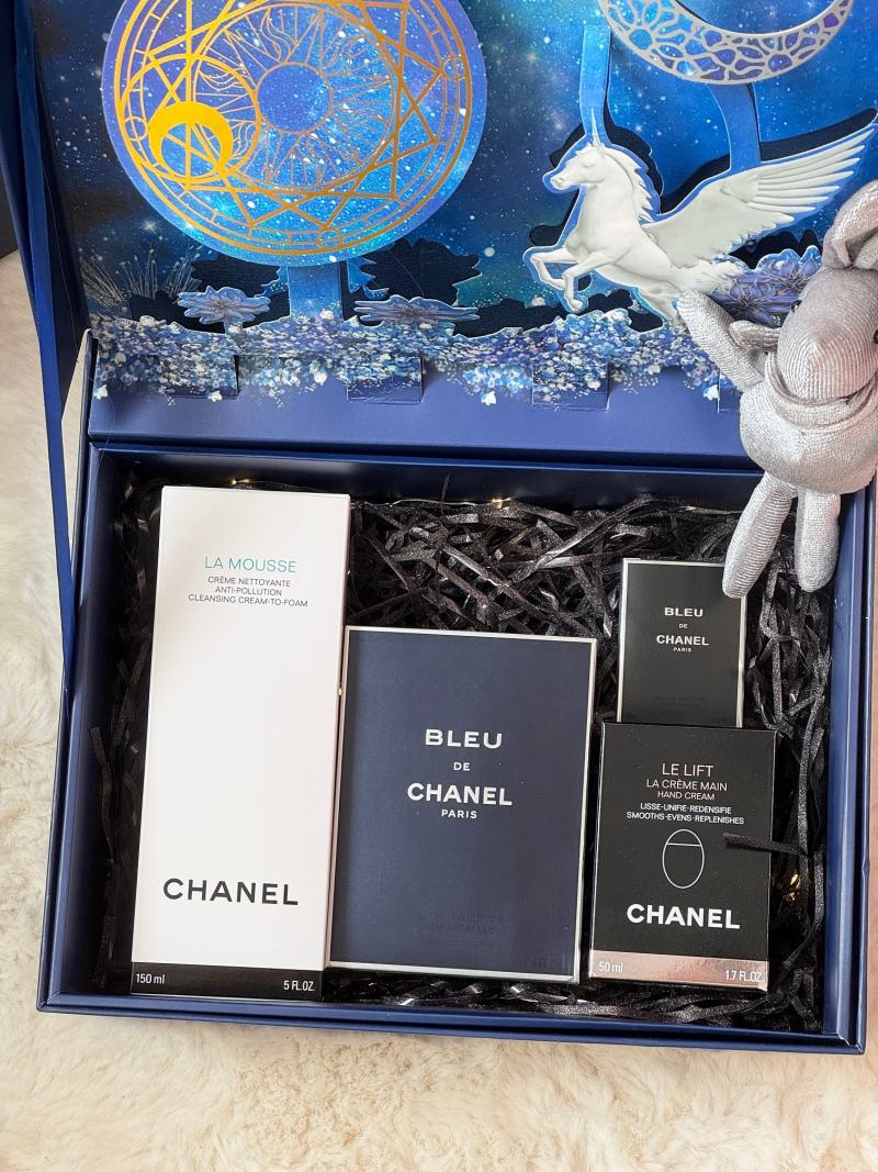 Black Opium Rose Heart Luxury Gift Set – Inspired Fragrance & Cosmetics Collection view