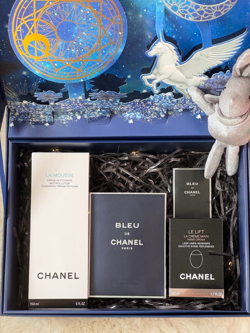 Black Opium Rose Heart Luxury Gift Set – Inspired Fragrance & Cosmetics Collection view