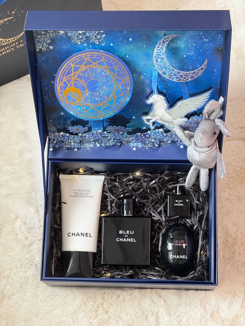 Black Opium Rose Heart Luxury Gift Set – Inspired Fragrance & Cosmetics Collection view
