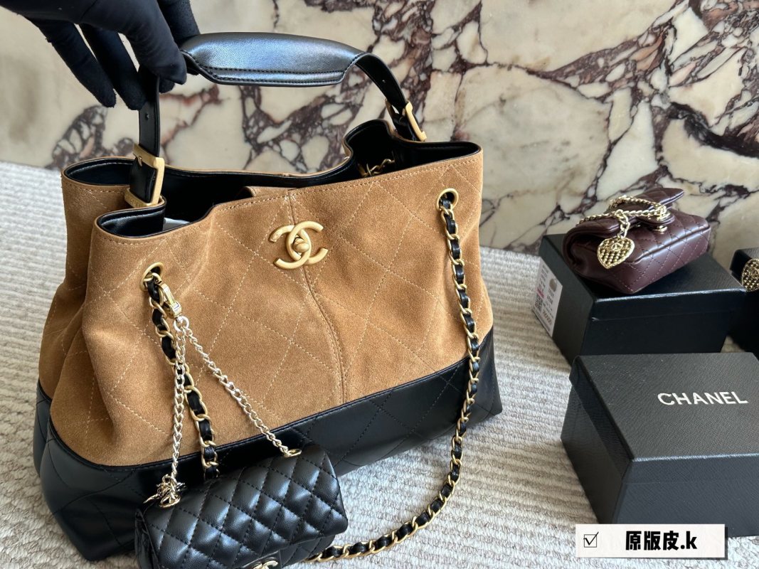 Chanel Suede Two-Tone Hobo Tote Bag - Camel & Black