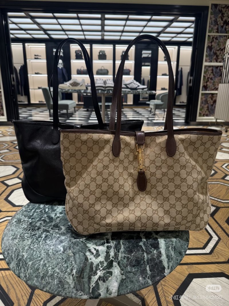 Gucci GG Canvas Beige Tote Shoulder Bag view