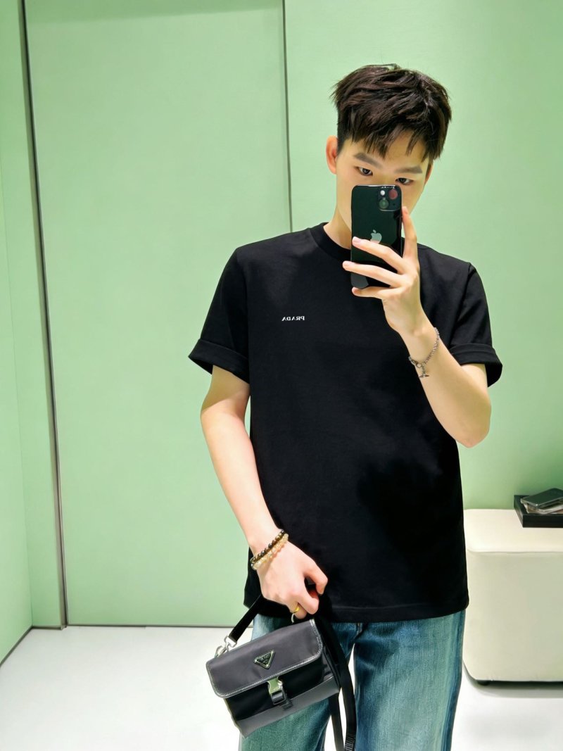 Black Minimalist Short Sleeve T-Shirt with Small Chest Logo