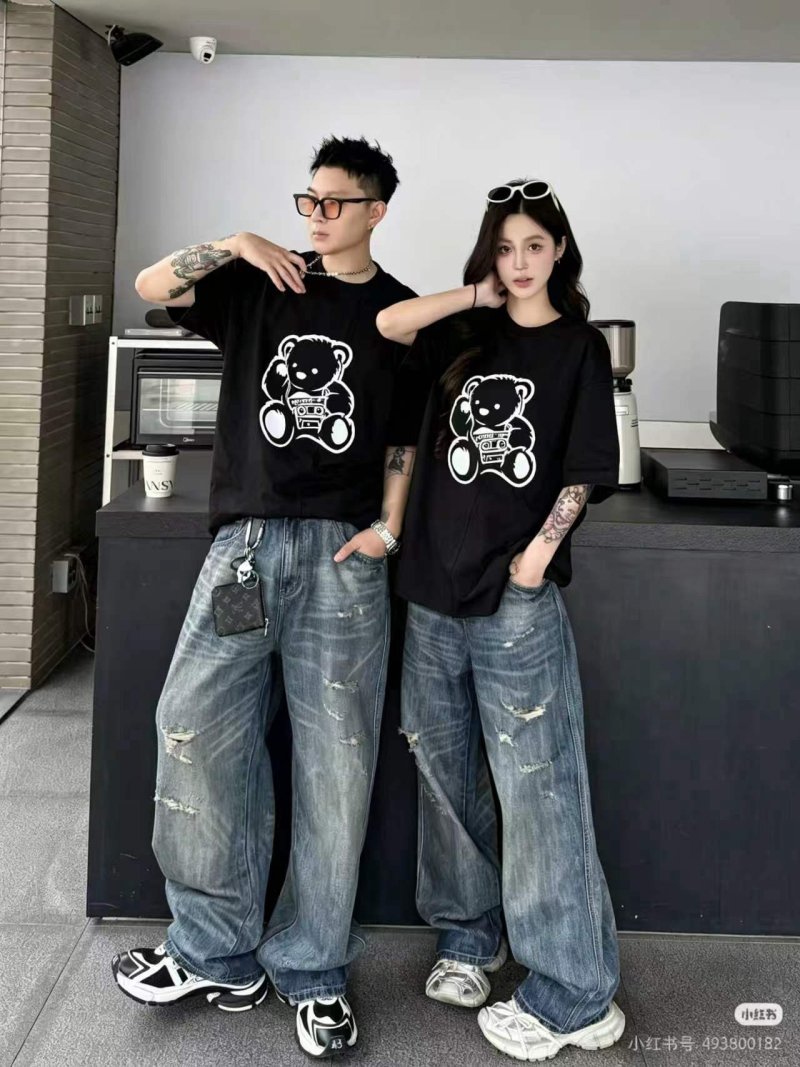 Black Bear Graphic Short Sleeve T-Shirt view