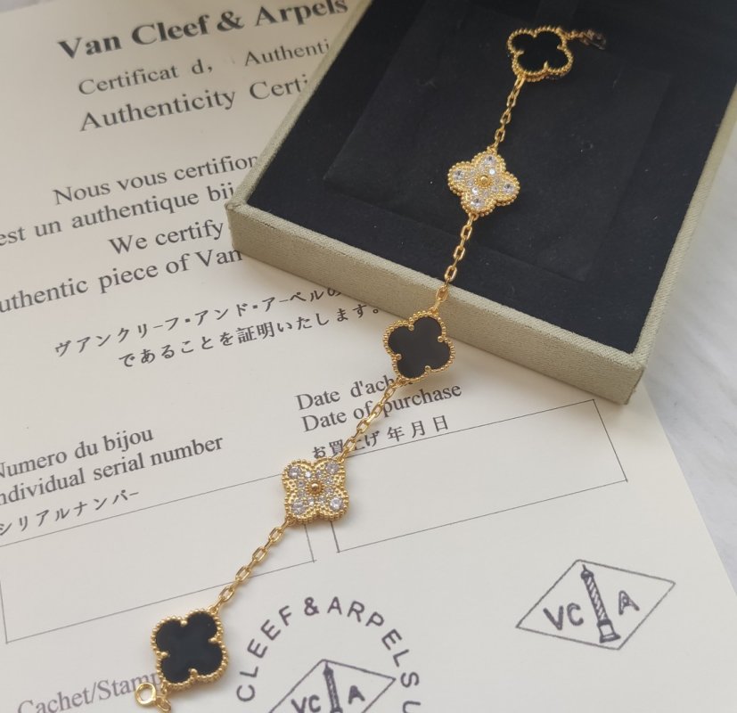 Van Cleef & Arpels Four-Leaf Clover Black Mother-of-Pearl Gold Bracelet view