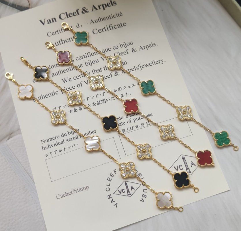 Van Cleef & Arpels Four-Leaf Clover Black Mother-of-Pearl Gold Bracelet view