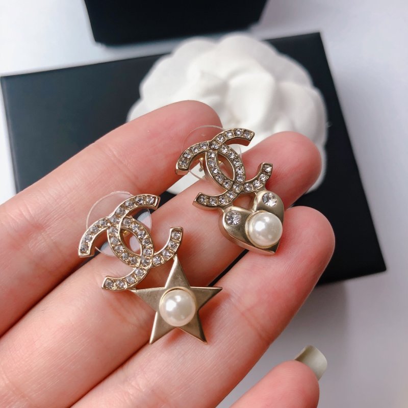 Chanel CC Asymmetrical Star & Heart Pearl Drop Earrings Gold view