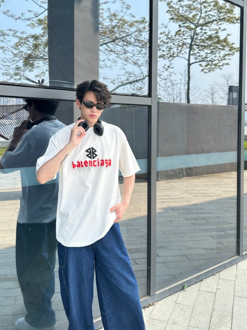 Balenciaga Logo White T-Shirt view