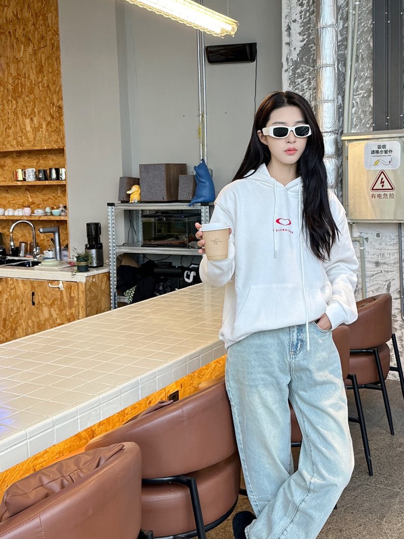 Balenciaga Heart Logo White Hoodie view