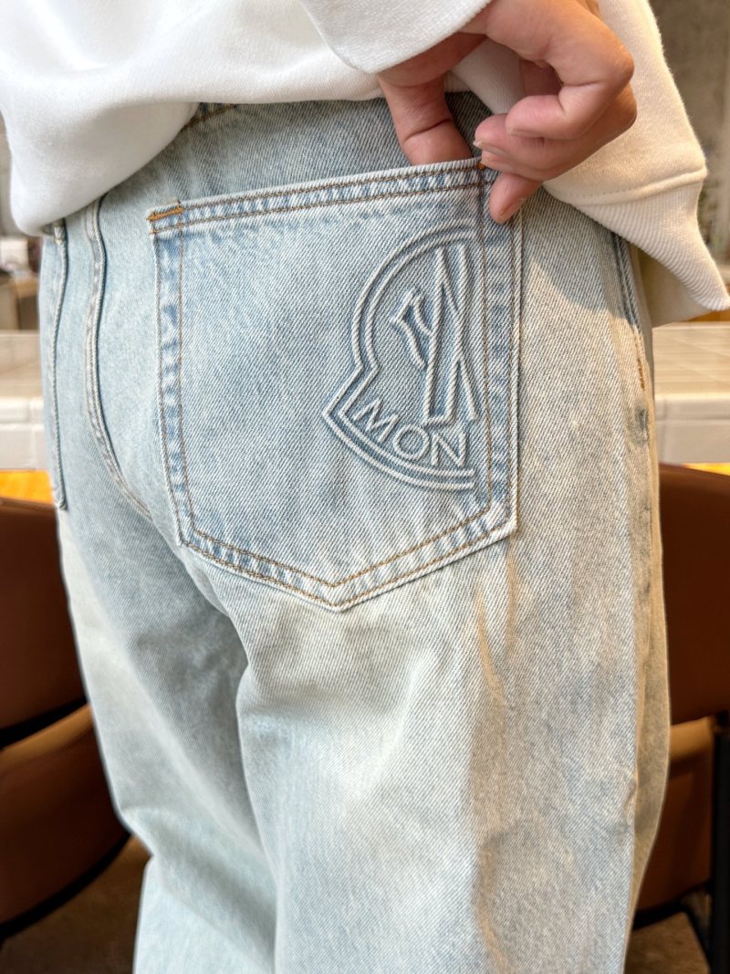 Balenciaga Heart Logo White Hoodie view