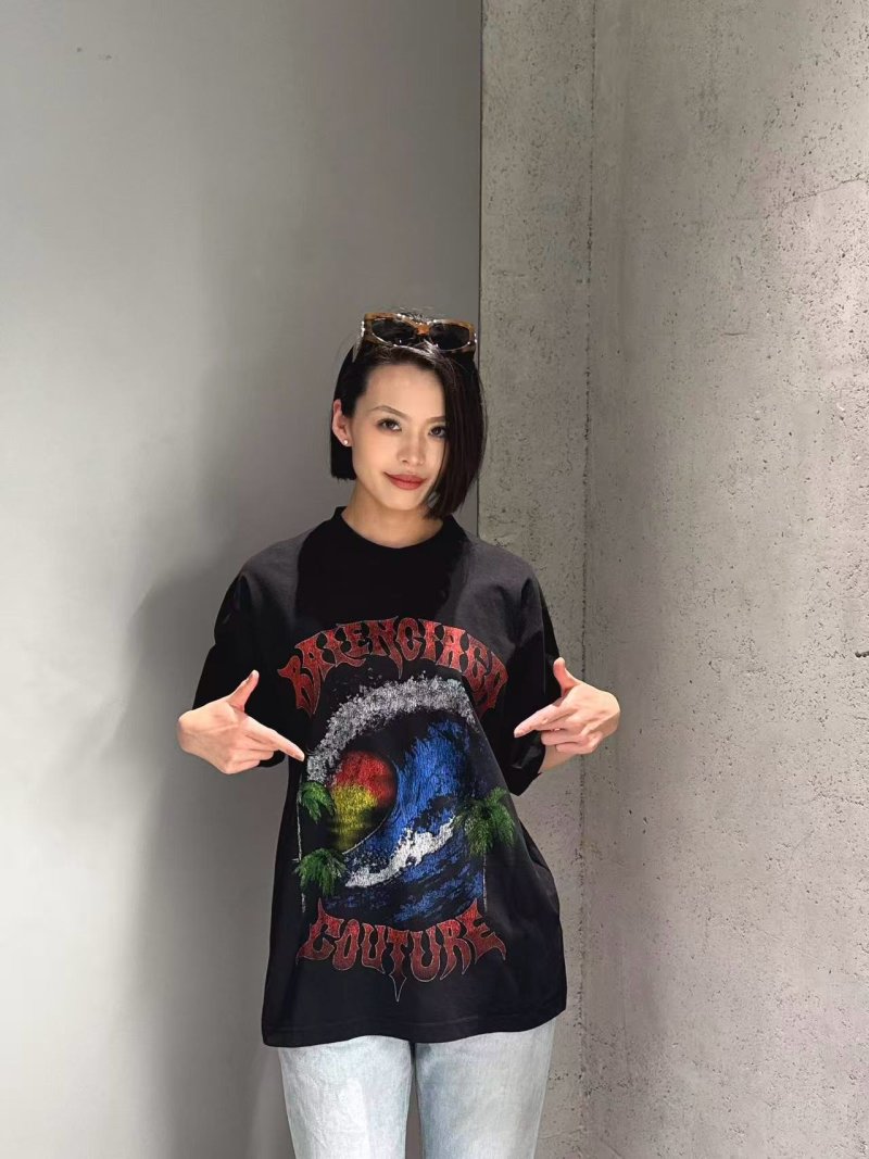 Black Graphic Print Oversized T-Shirt with Colorful Eye Design