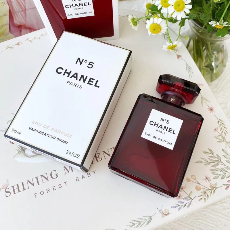 Chanel No. 5 Eau de Parfum 100ml - Red Limited Edition view