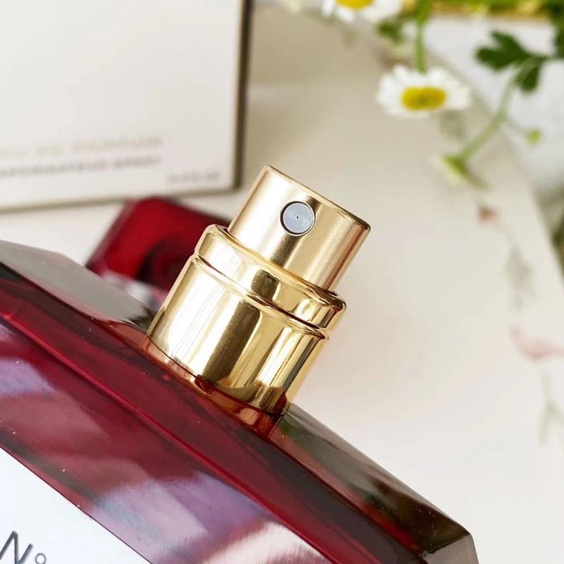 Chanel No. 5 Eau de Parfum 100ml - Red Limited Edition view