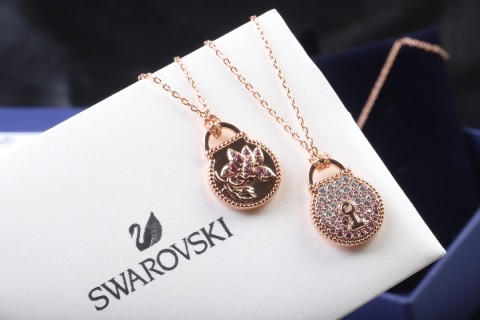 Swarovski Lock Love Gold Crystal Pendant Necklace view 5