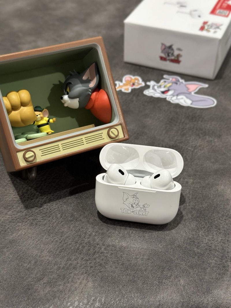 Tom & Jerry AirPods Pro 2 Replica Wireless Earbuds - White view
