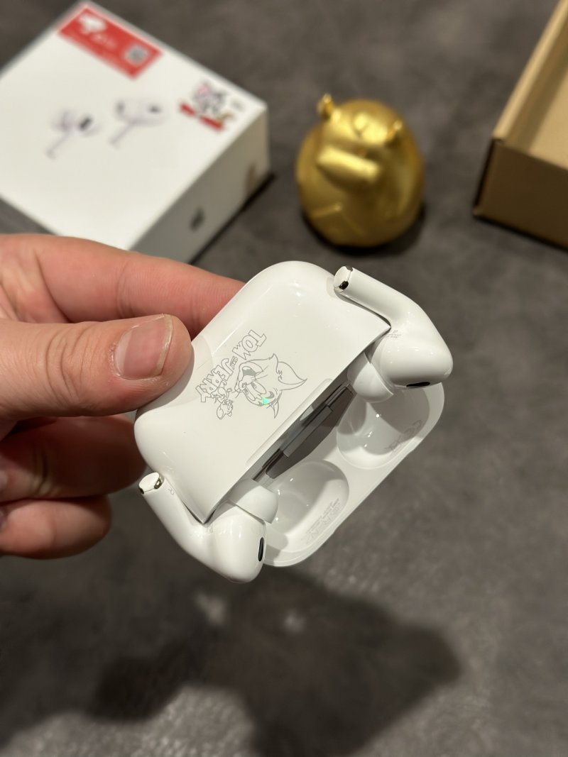 Tom & Jerry AirPods Pro 2 Replica Wireless Earbuds - White view