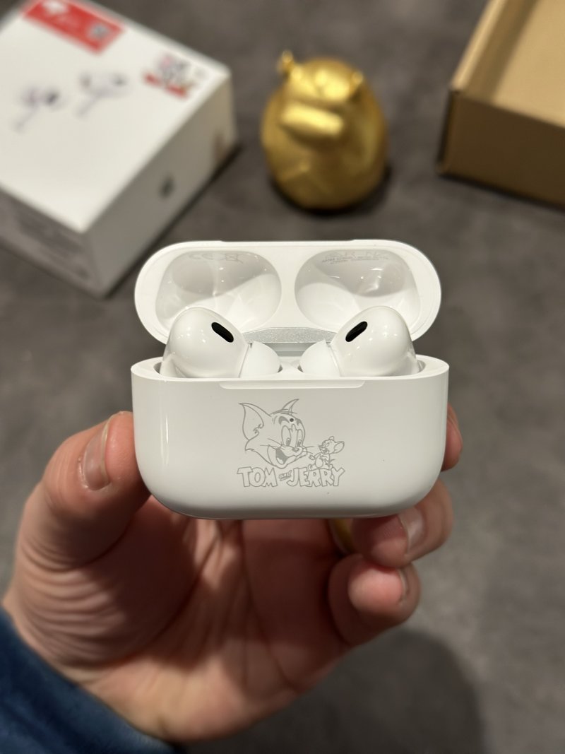 Tom & Jerry AirPods Pro 2 Replica Wireless Earbuds - White view