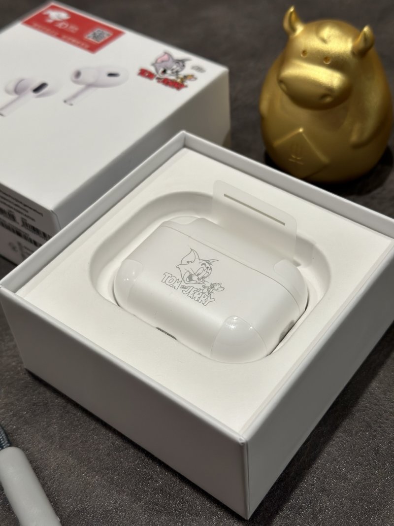 Tom & Jerry AirPods Pro 2 Replica Wireless Earbuds - White view