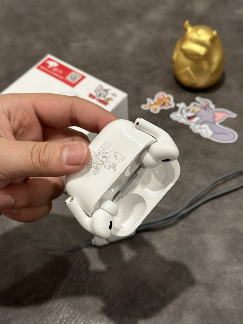 Tom & Jerry AirPods Pro 2 Replica Wireless Earbuds - White view