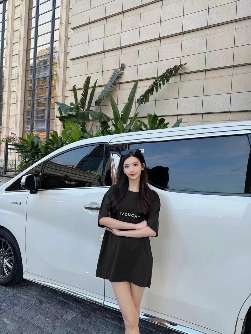 Givenchy Black Logo T-Shirt