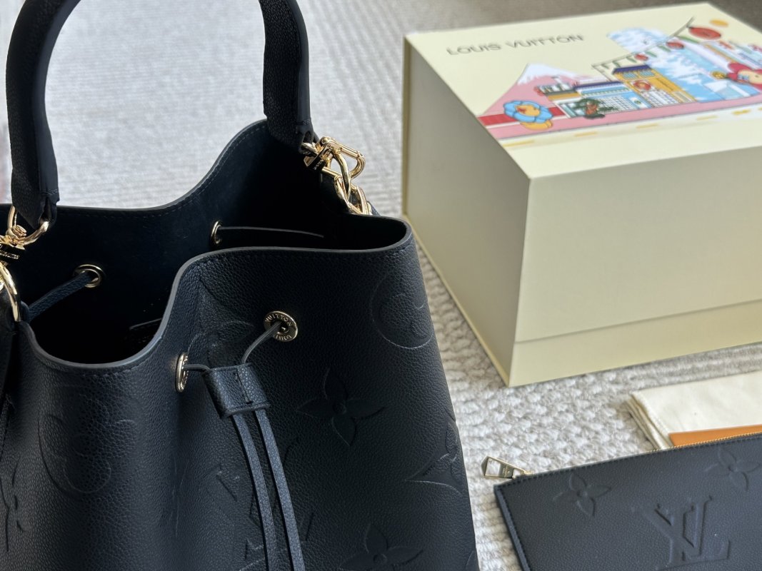 Louis Vuitton Black Bucket Bag 26cm view