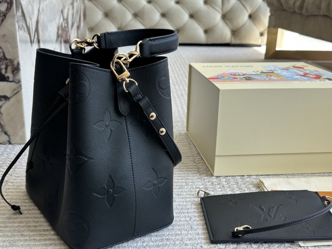 Louis Vuitton Black Bucket Bag 26cm view